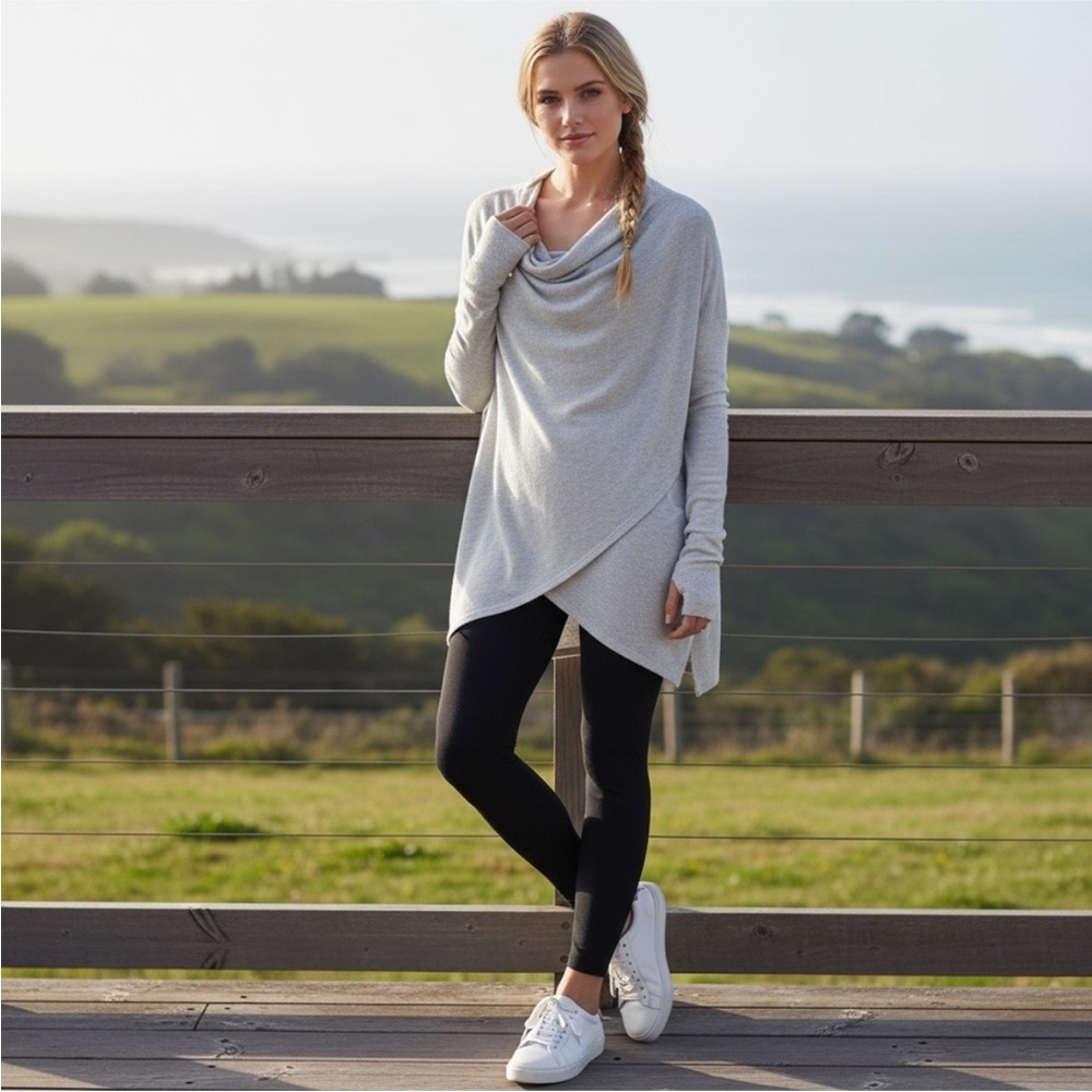 Athleta Purana Wrap Sweatshirt
Hoodie size XS Grey